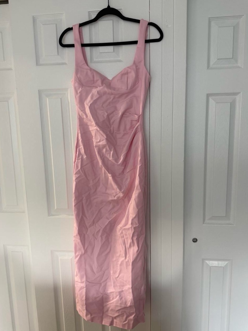 Sleeveless Pink Midi Dress with Structured Bust